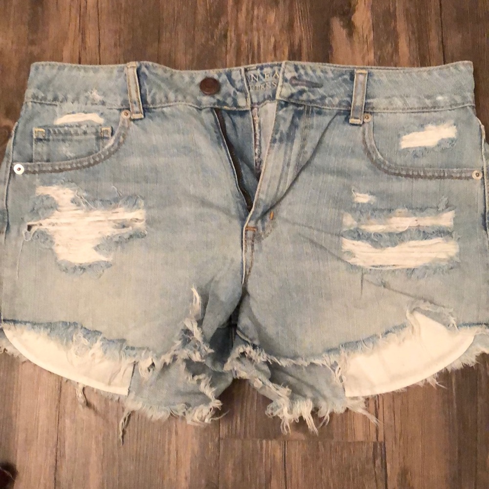 American Eagle short